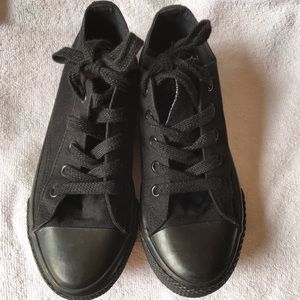 Brand new kids unisex summer shoes black and beige